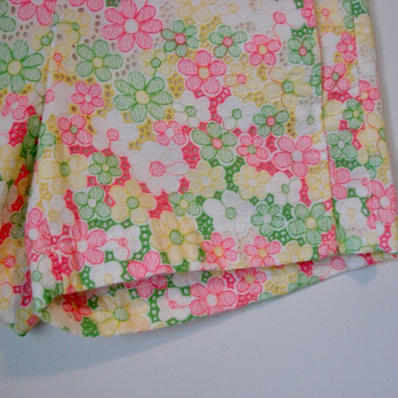 Lilly Pulitzer Floral Shorts Sloane Sunbonnet Eyelet Lace Pink Yellow Size 2 - Picture 9 of 16